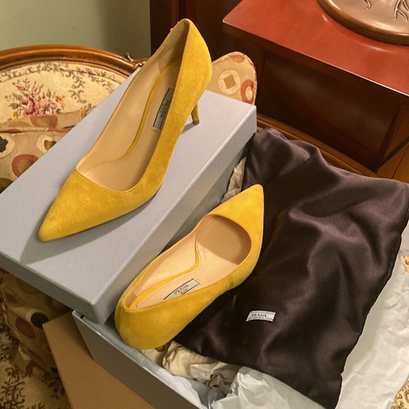 Yellow suede PRADA shoes , size 37, in the original box - Picture 6 of 15